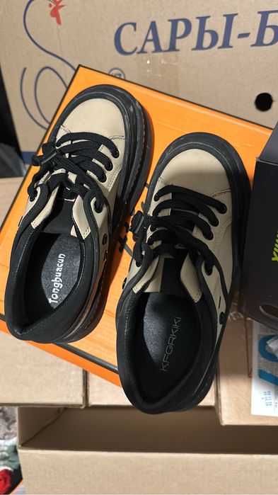 Одевали один раз супер обувь и для мальчика и для девочки 35 размер