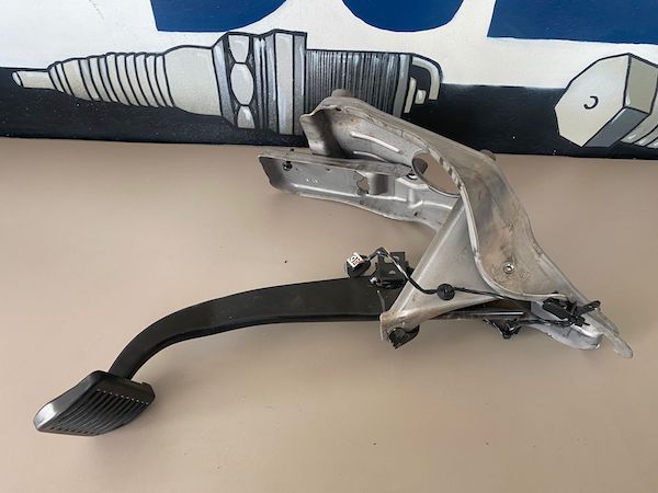 Pedala Frana Volvo XC40 32265012