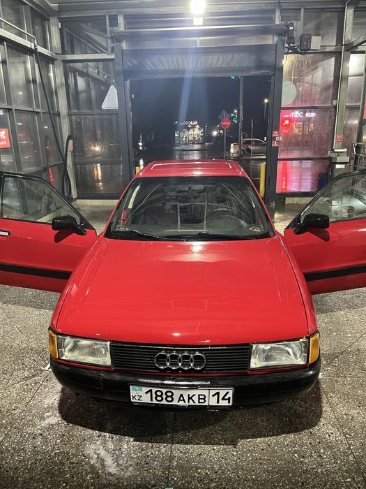 В продаже Ауди 80 Б3