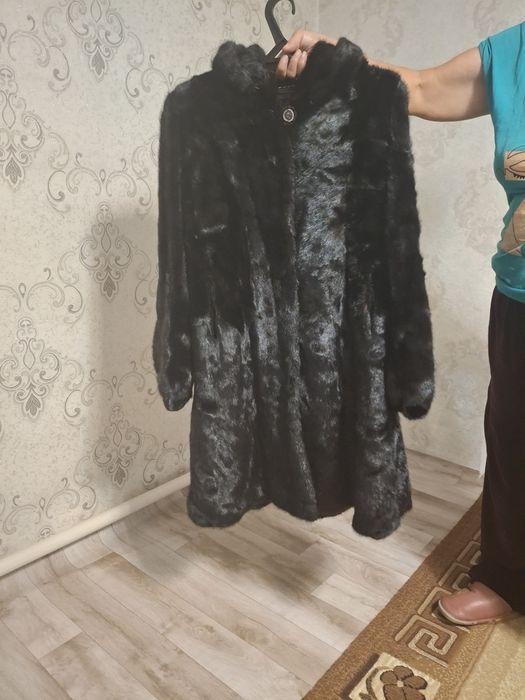 продам шуба в хорошом состояние  50000 тог уместен