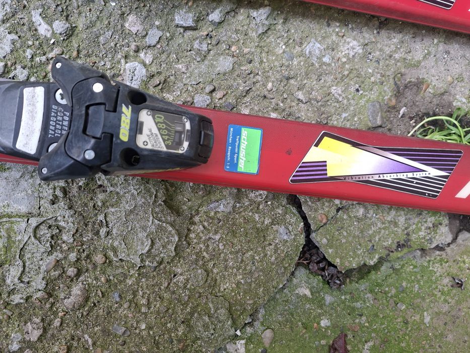 Ретро ски Rossignol 4S Vas Equipe (1990-те) с автомати Tyrolia