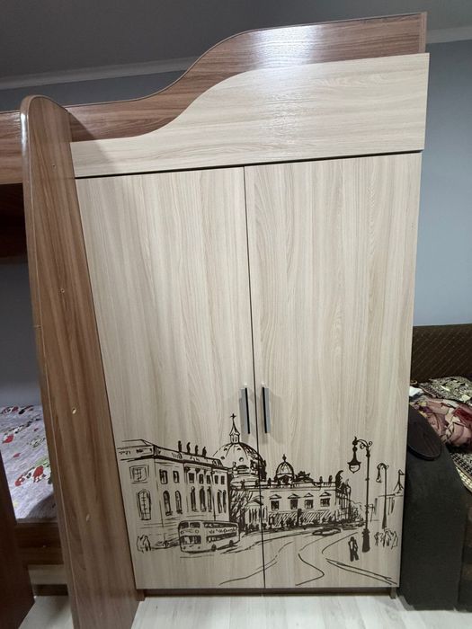 Продам двухярусную кровать