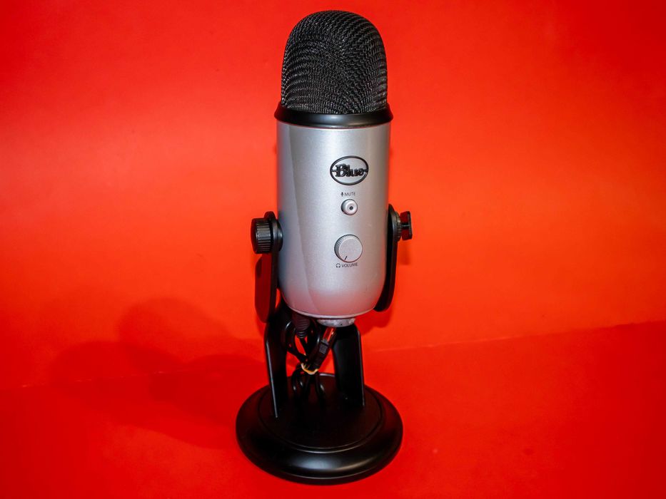 Кондензаторен микрофон Blue Yeti USB за стрийм, подкаст записи гейминг