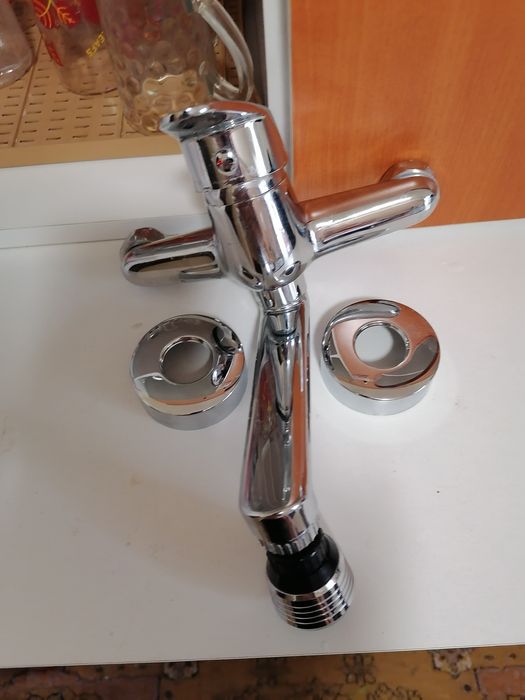 Baterie de ghiuveta pentru perete nouă - 125 lei