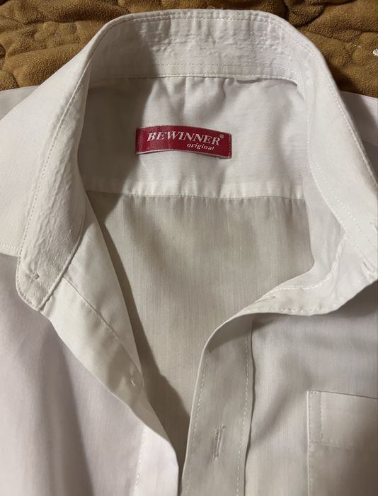 Рубашка школьная,белая на мальчика 14-15 лет