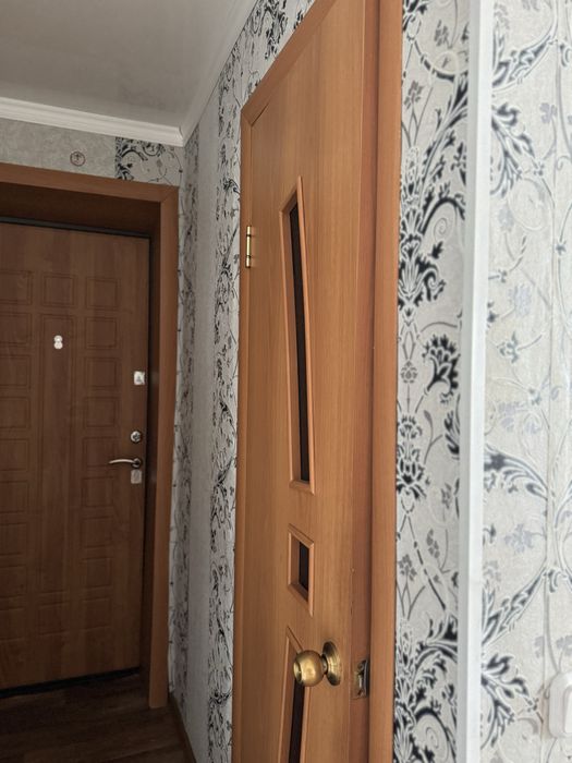 Продам двери межкомнатные б/у