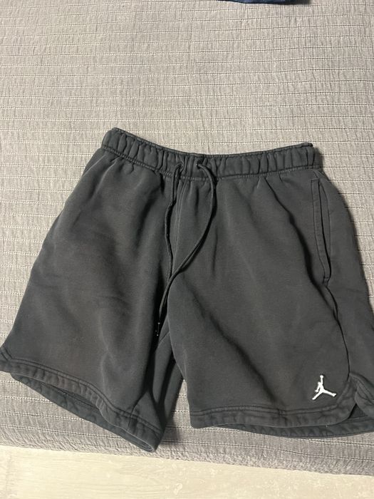 Къси гащи и дънки