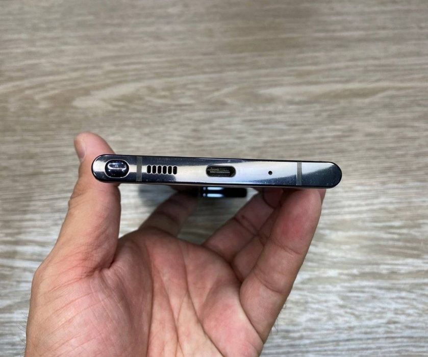 Samsung note 20 ultra 5G grantiyasi bor