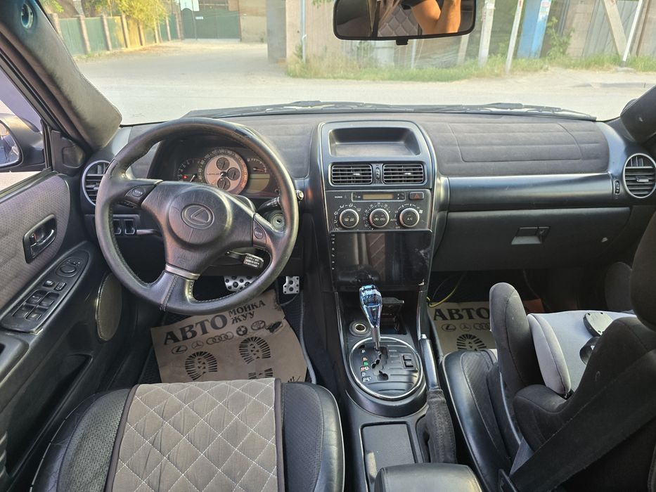 Lexus is300 в рассрочку!