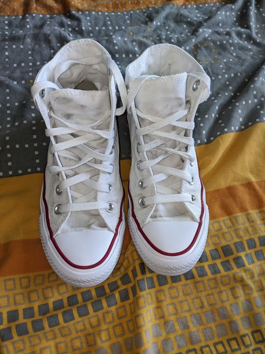 Бели класически кецове Converse