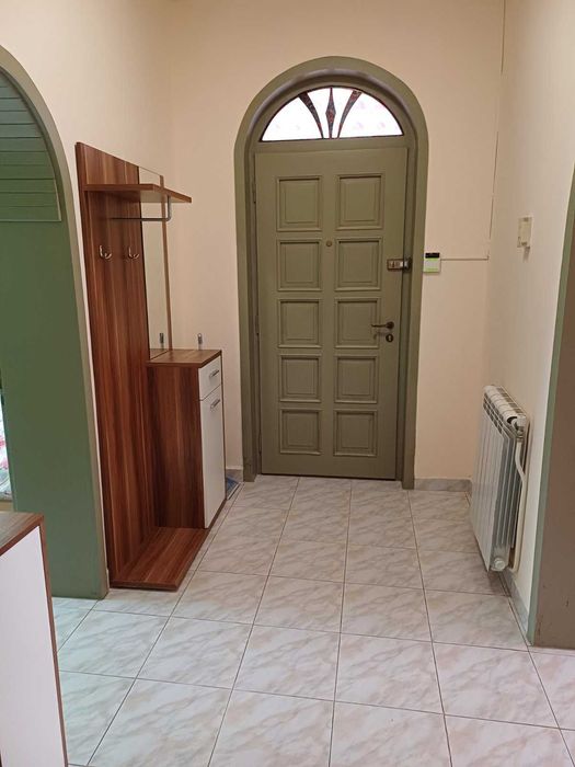 Дава се под наем Тристаен апартамент в Плевен, 9-ти квартал - 95 кв.м за 408 € - Снимка #13