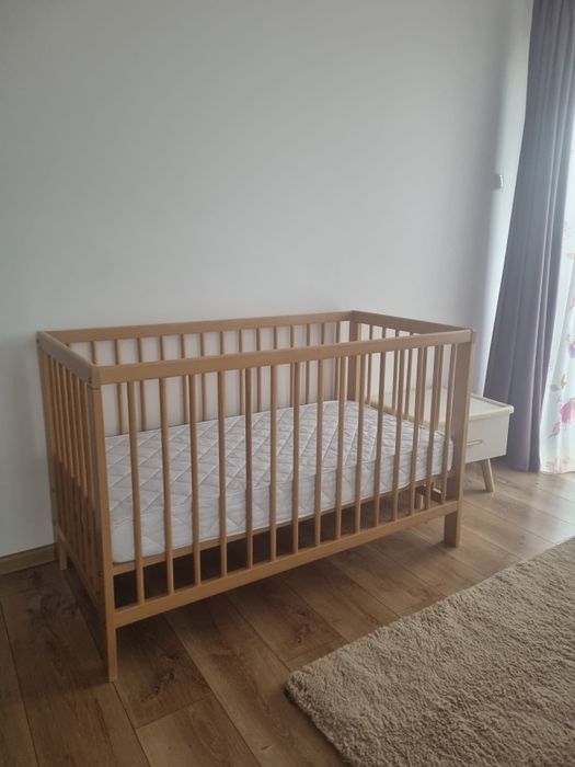 Pătuț din lemn masiv