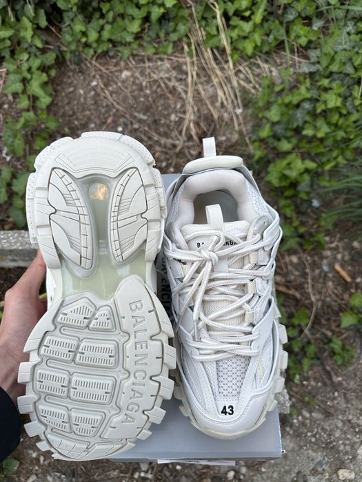Balenciaga track (cream/white)