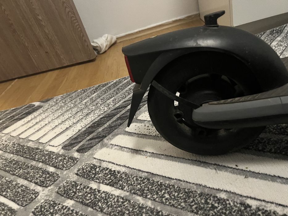 Vand trotineta ninebot e2 plus II,Negociabil, se vinde cu tot cu cutie