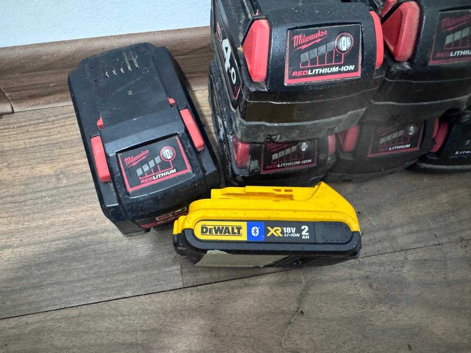 Acumulatori baterii Milwaukee Dewalt Makita