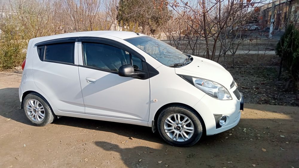 Спарк мошинаси сотилади