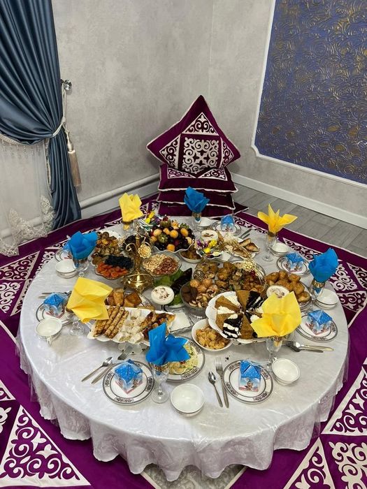 Круглый стол дөңгелек столдар