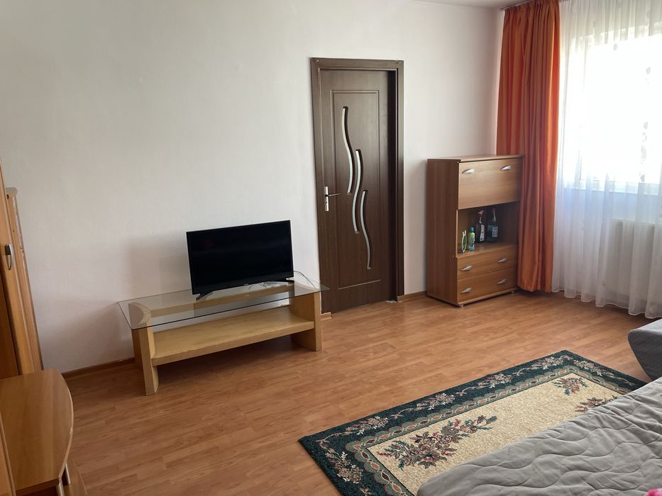 Apartament in Targoviste , zona Vatra  , etaj 3 ,cu doua camere