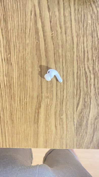 Vand carcasa cu casca dreapta airpods pro 3