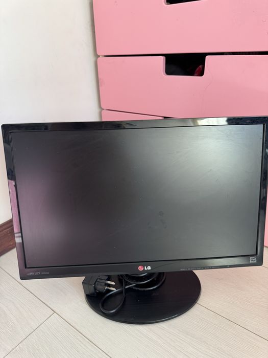 Монитор LG, 55 диагональ
