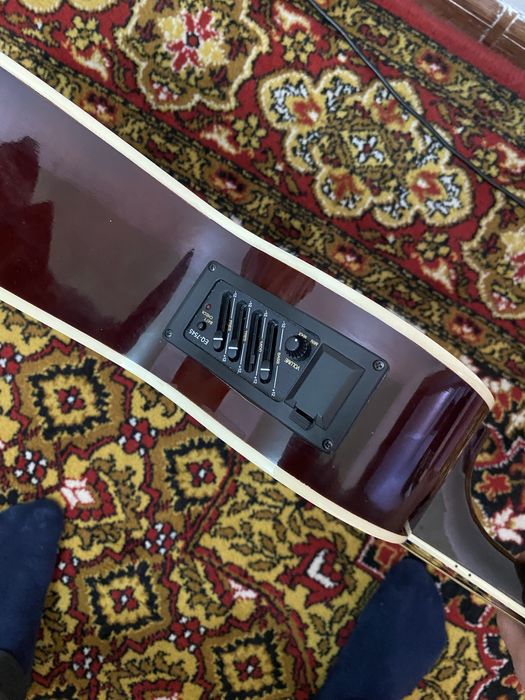 Гитара сатлады жағдай жақсы бағасы:35000