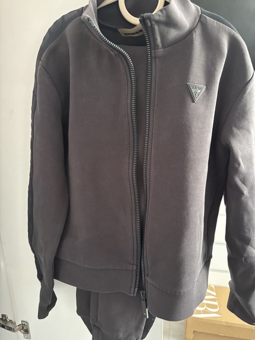 Екип Guess 12 год