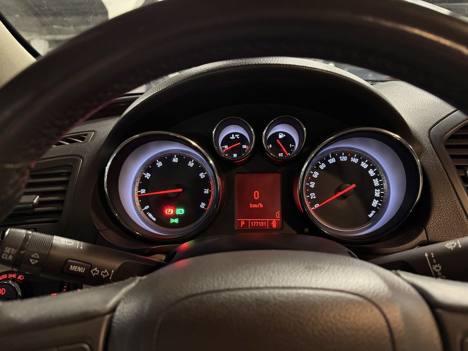 Opel insignia 2.0i turbo  4X4 2009