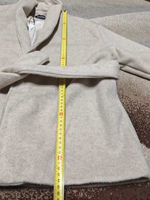 Palton Bej Mărimea S cu blană artificială