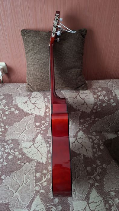 Гитара новая продаётся