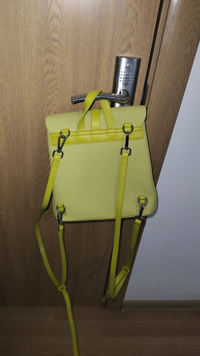 Дамска чанта-раничка