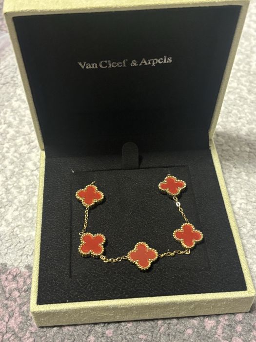 Van Cleef & Arpels гривна