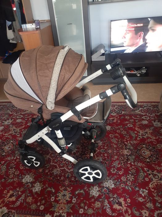 Детская коляска.
