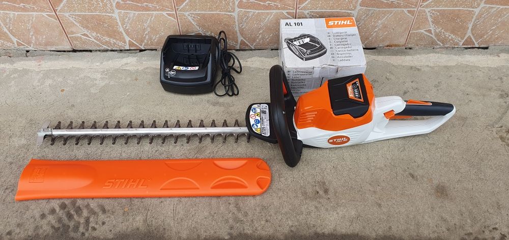Foarfeca tuns gard viu stihl HSA 50.