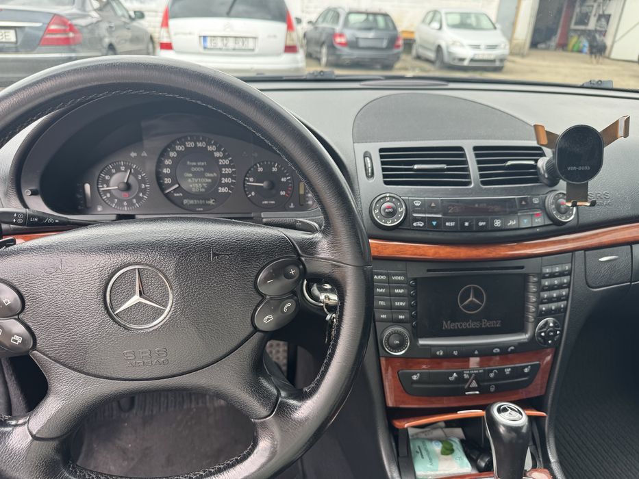 Mercedes Benz W211