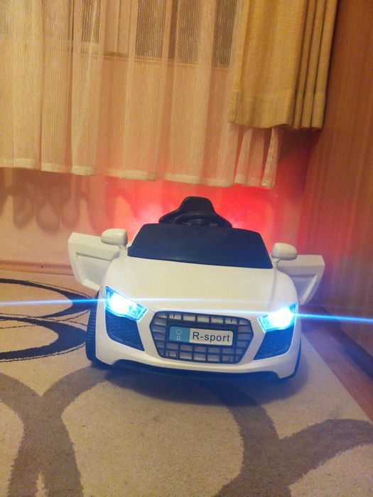 Mașina copii folosita 1 luna