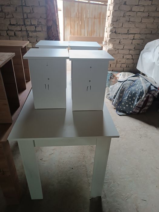 Стол стульчиками