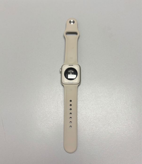 Продам Apple Watch SE2
