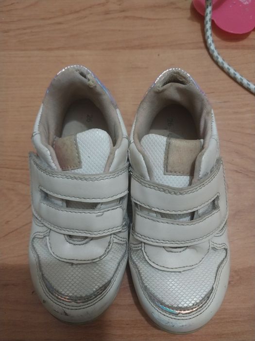 Босоножки  и кеди для девочки