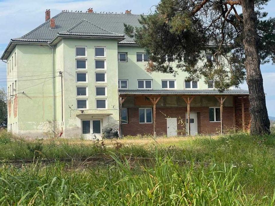 Hala de productie  + Depozit  + Teren  5.033 mp