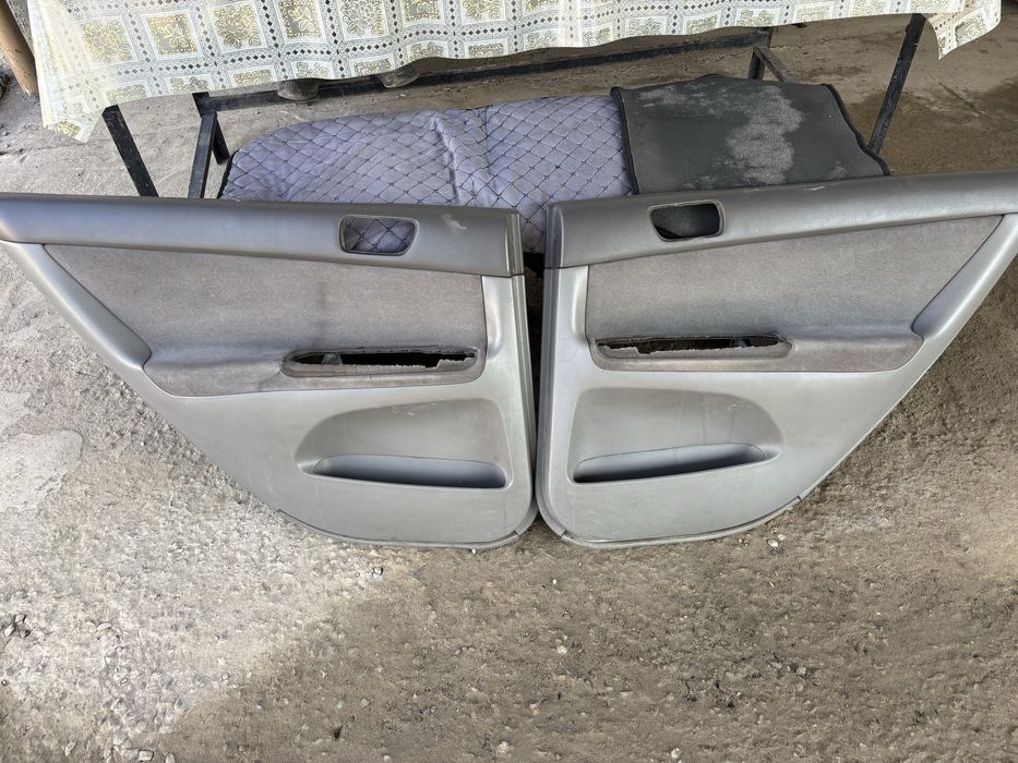 Обшивка дверей камри 30-35