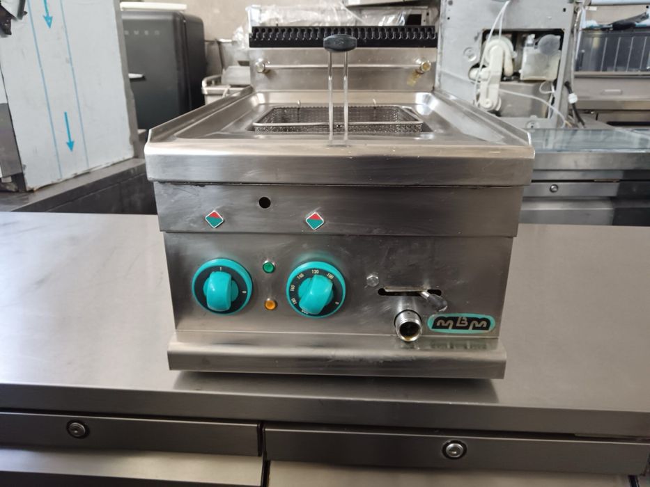 Професионален трифазен фритюрник Италия с 6 месеца гаранция