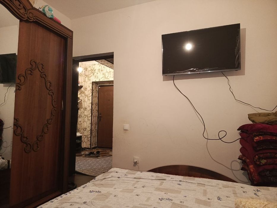 Aeraport yulni ustidan yangi domladan. 1- etaj 3 xonalik.