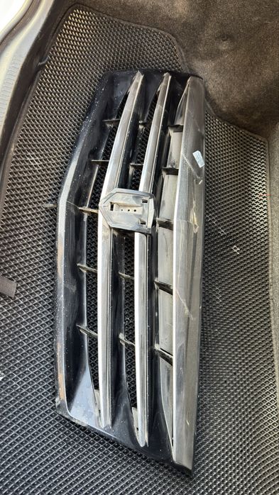 Решетка радиатора Toyota Alphard оригинал