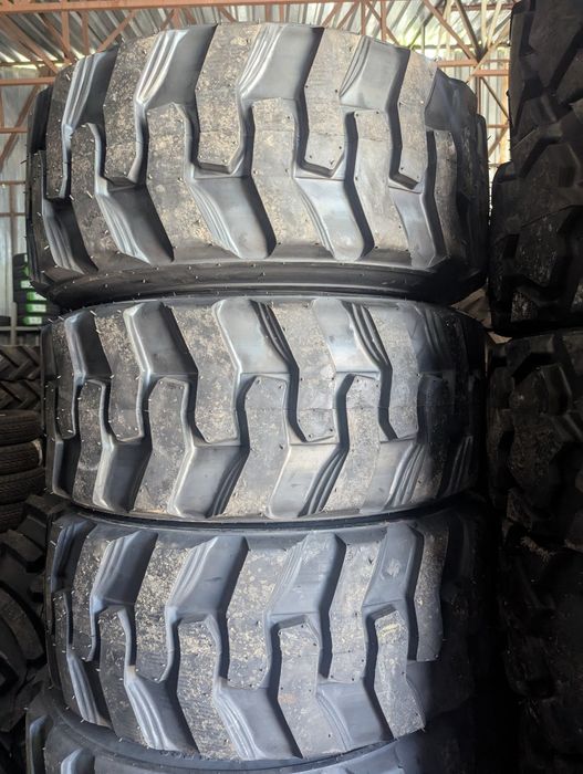 Новые шины на погрузчик JCB. 14-17.5 Solidway