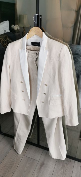 Vând pantaloni Massimo Dutti