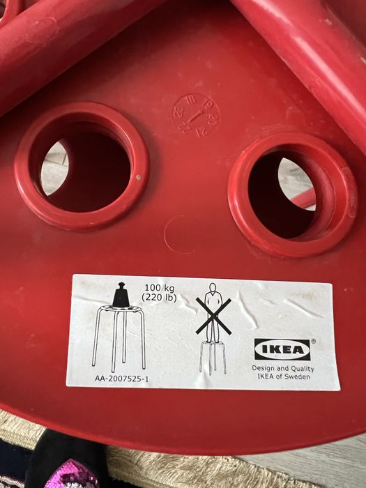 Табурет икеа красный