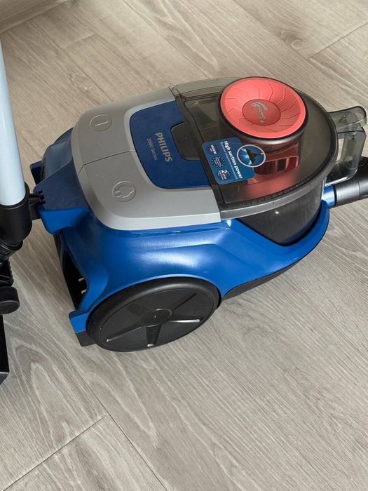 Пылесос новый, один раз пользовались