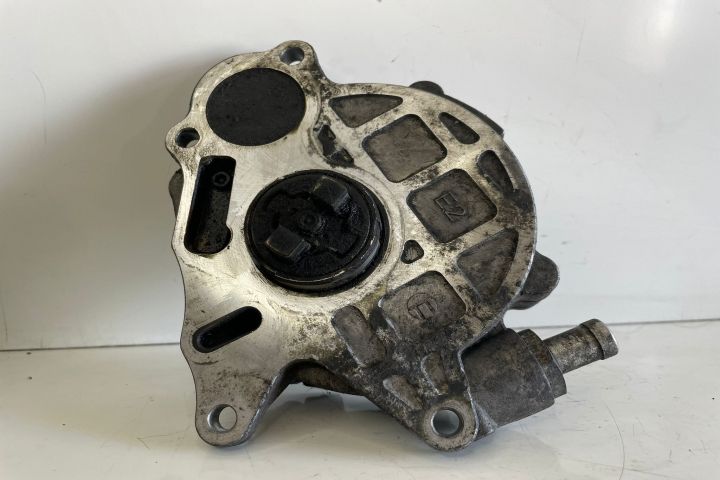 Pompa vacuum 03L145100 Volkswagen VW Transporter T5 seria