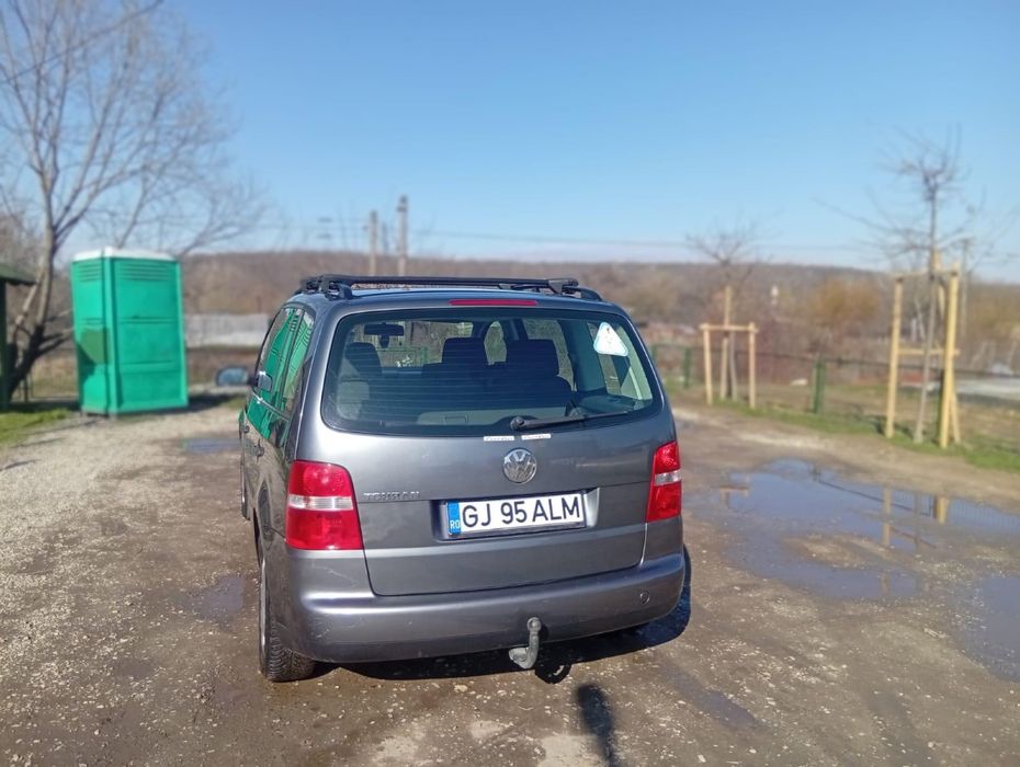 Vând Wolkswagen touran