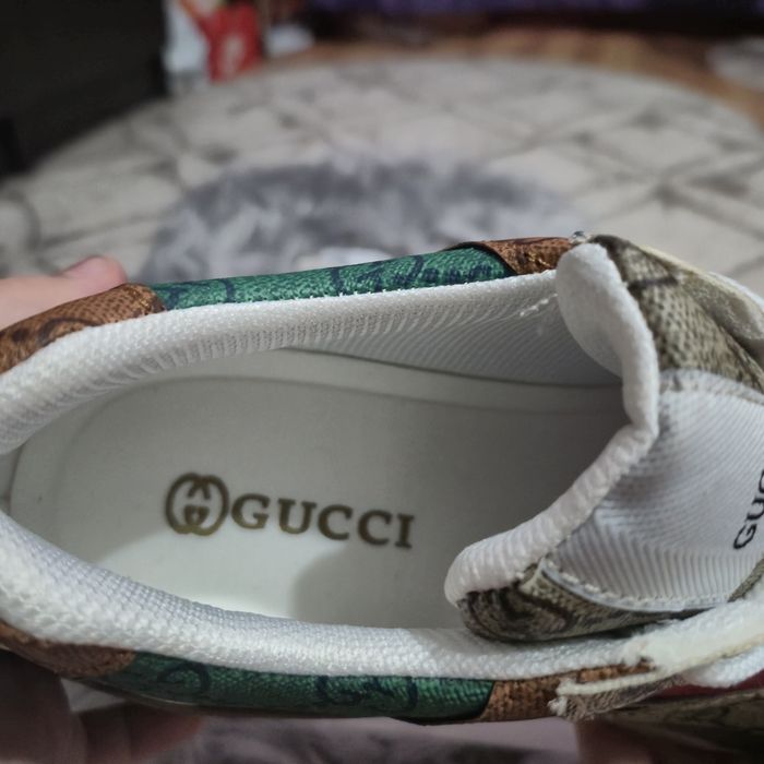 Adidasi model deosebit